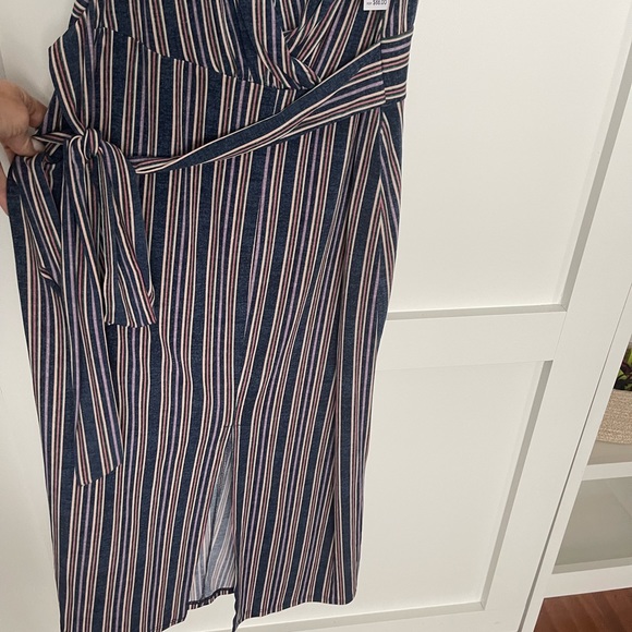 BCBG mid length dress - Picture 3 of 4